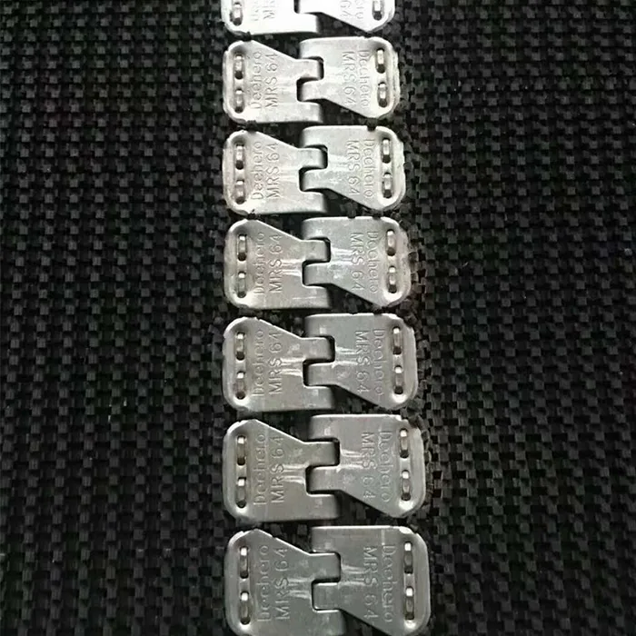 Alligator-style mechanical fastener for conveyor belt splicing
